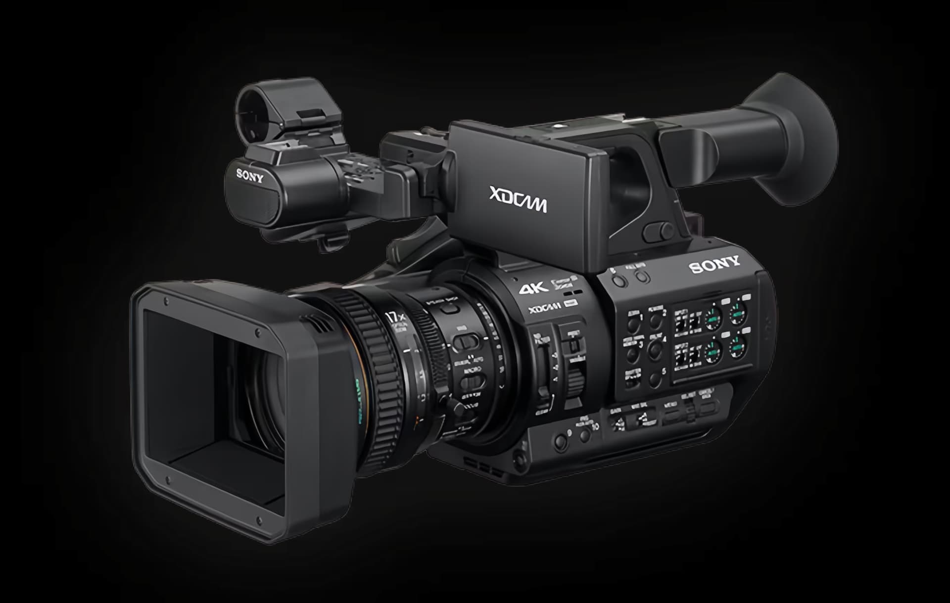 Профессиональная видеокамера в студии