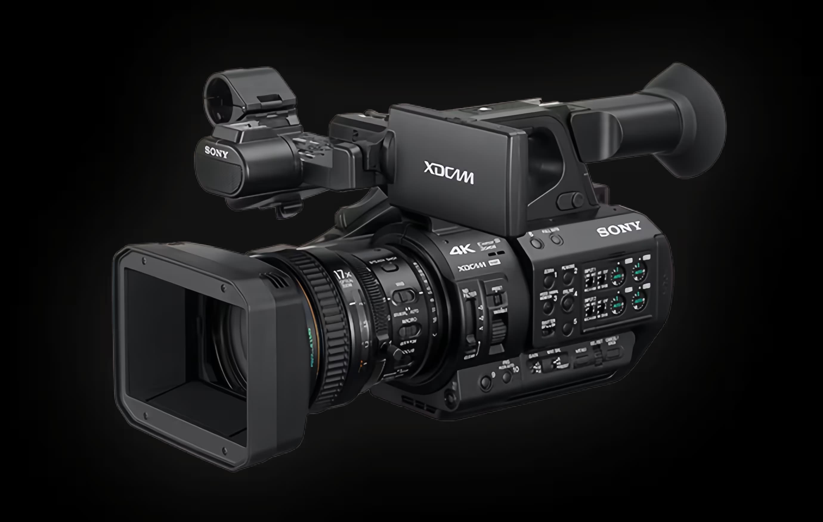 Профессиональная видеокамера в студии